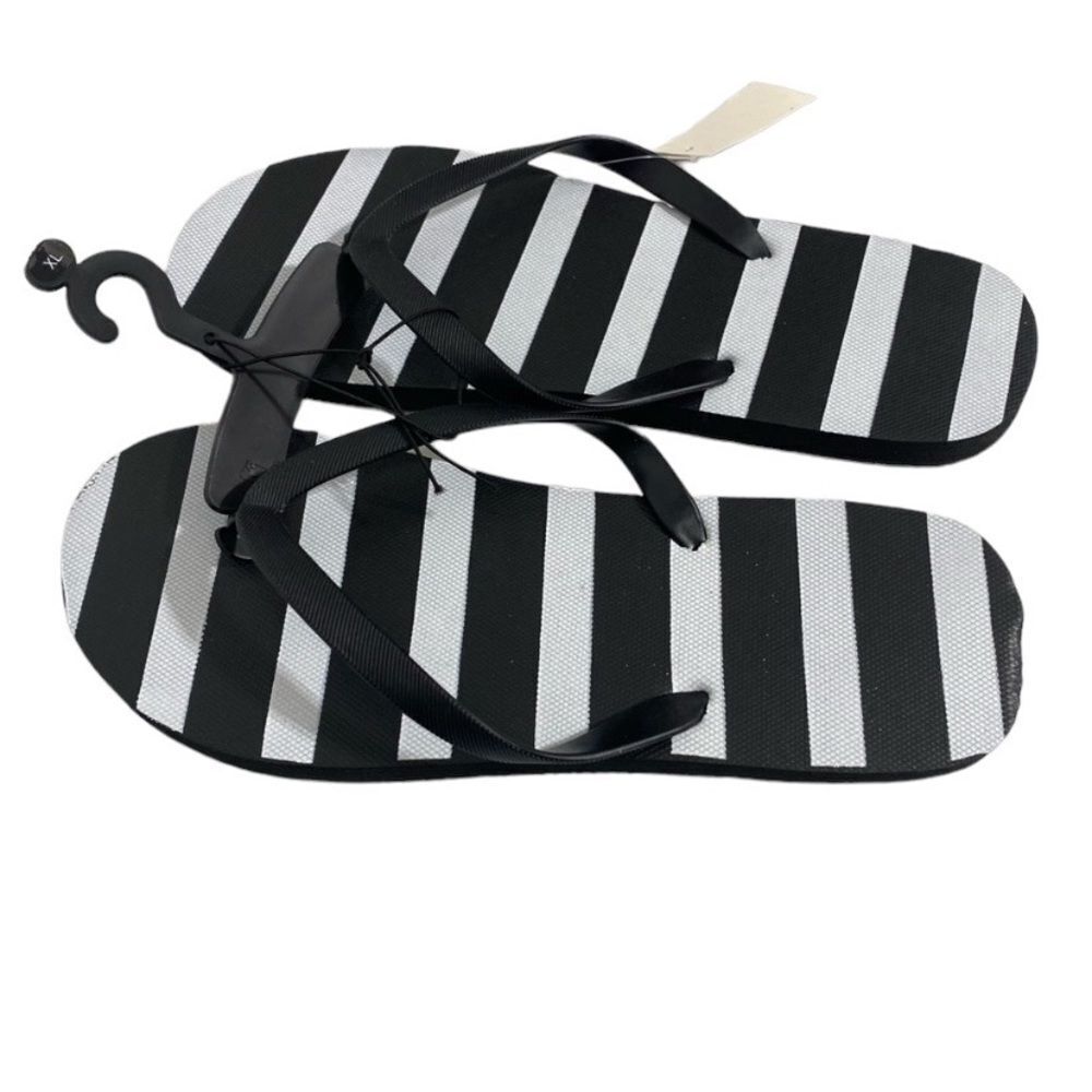 Black & White Flip Flops, Size XL 11/12 fits like 10